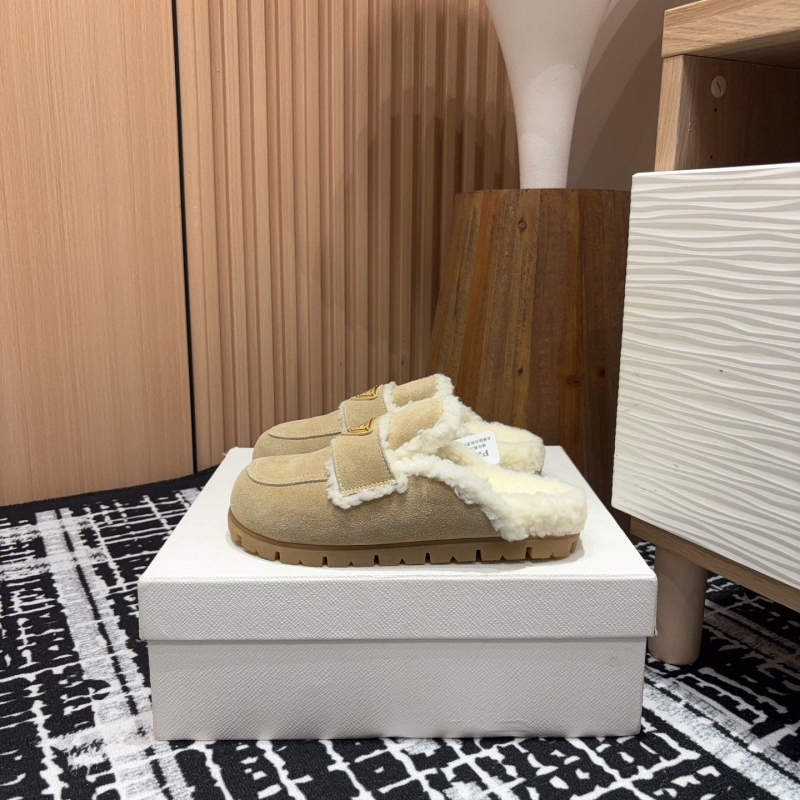 Pra*a slippers
